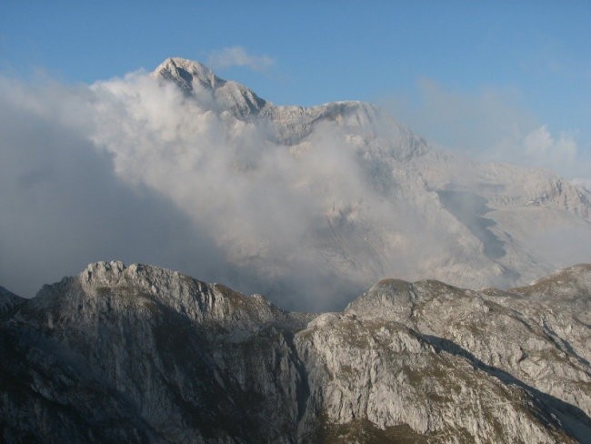 Zavit v meglice - Triglav