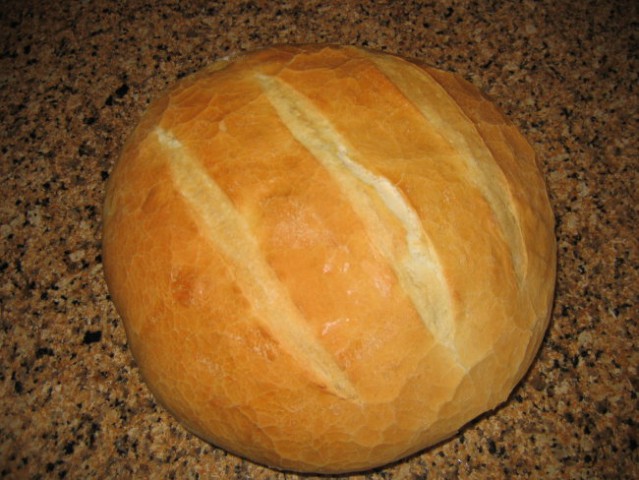 Kruh narejen s solno kvasno emulzijo