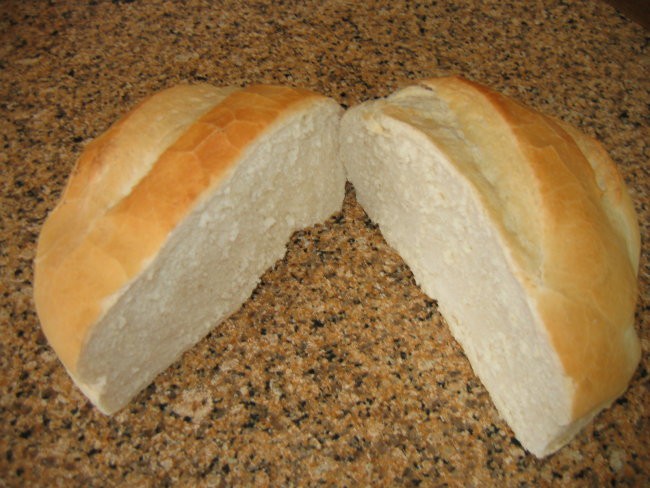Kruh narejen s solno kvasno emulzijo