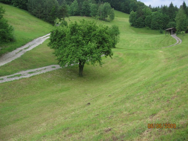 Dolina, stroji  - foto