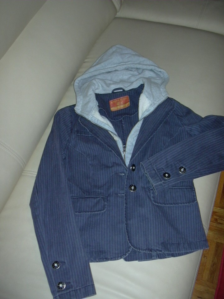 jakenca fishbone dvoslojni videz št XS (vendar bolj S)...9,5eur