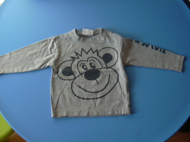 Majčka št.80 (na rokavi napis i an soo cute) kot nova....4eur