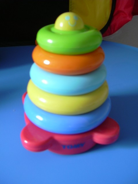 Obročki za sestavljanje Tomy zelo malo rabljeno...5,5eur