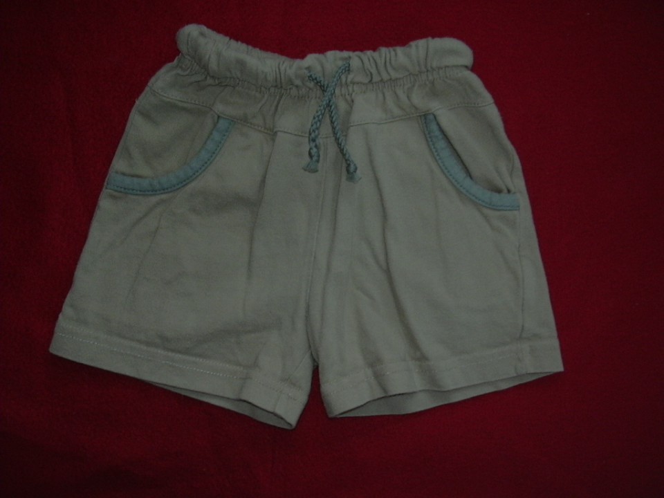 kratke hlačke št 74 1,5eur