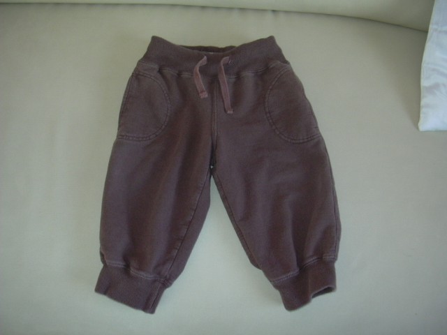 Trenerka H&M št 86 (vendar je manjša bolj kot ostale trenerke h&m 80)...4eur