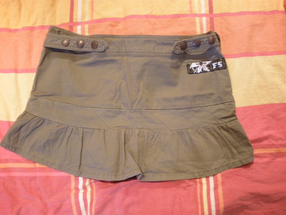 zadaj... res zelo lepo stoji!!!