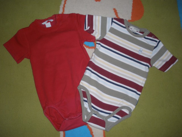 H&M bodija rdeč 86, črtast 80 (vedar sta skoraj enako velika...za 86)...5eur