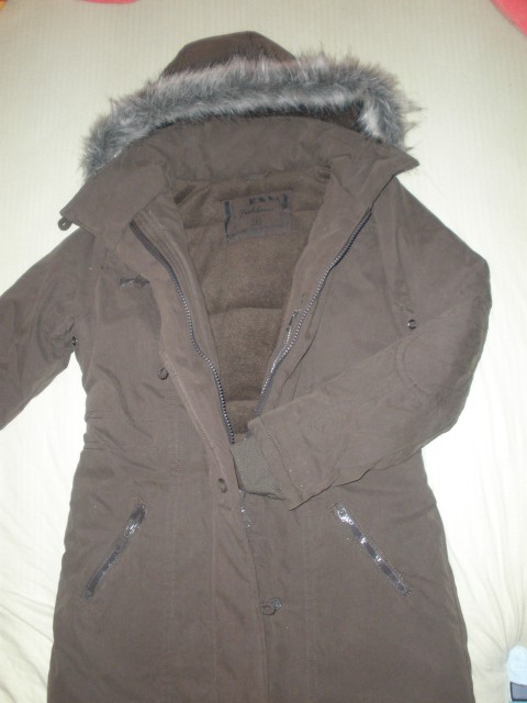 NOV (brez etikete) Fishbone plašček št.S 18eur