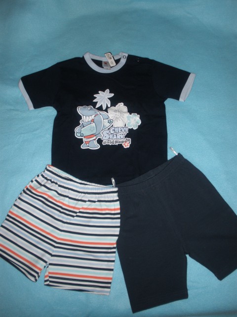 NOV komplet z etiketo C&A št 92...10eur