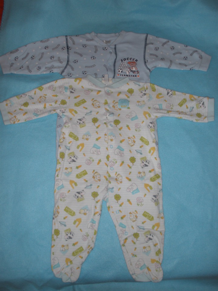 dve pižamici št.86 (sprednja več nošena)...obe 4eur