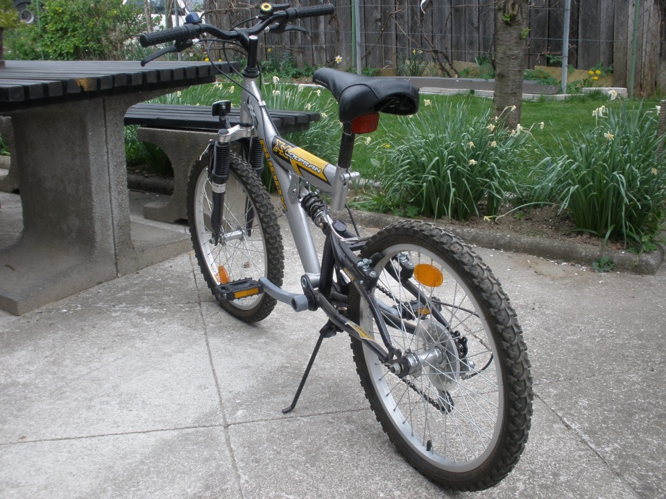 moderne oblike...ima nogico...