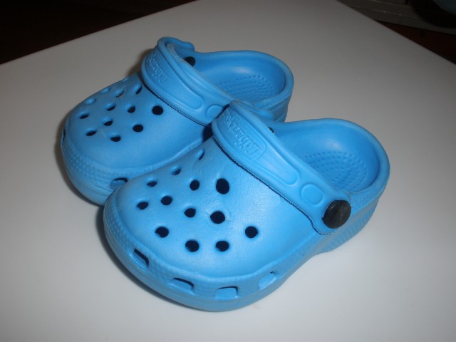 Praktično novi! ŠT. 21...lani so nam bili preveliki, letos premajhni :( (obuti 2x v stanov