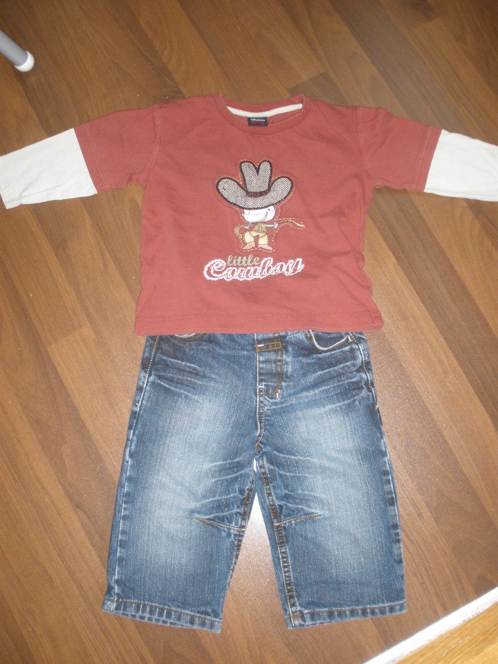 kavbojke NEXT in majčka NEXT št 86 (zelo lepo ohranjeno)...10eur REZ:pikica81