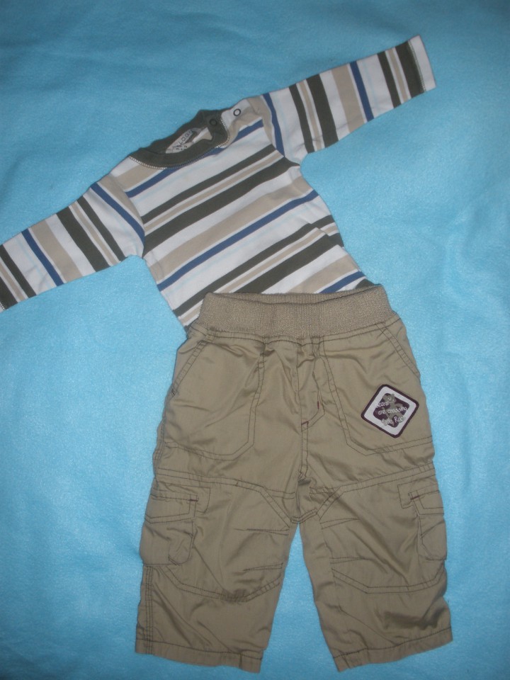  tanko podložene hlače št 74 parkrat oblečene in zelo lepo ohranjene...na voljo še samo hl