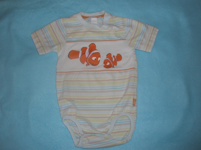 H&M bodi št 74 (vendar je bolj 80-86)...4,5eur