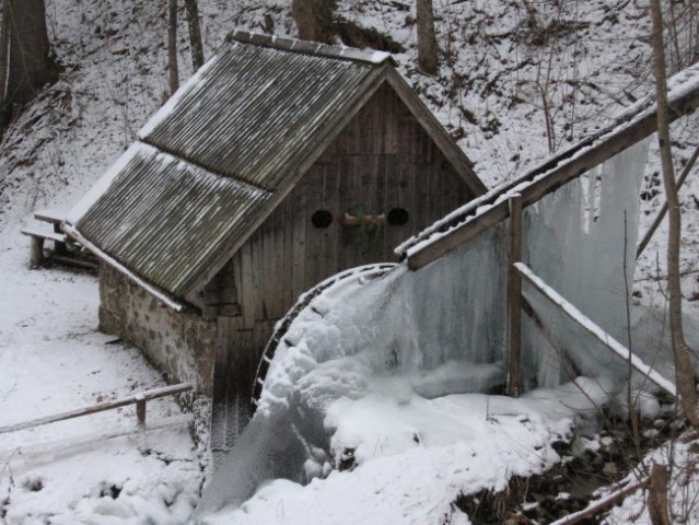 Žagerski mlin v mrzlih dneh
