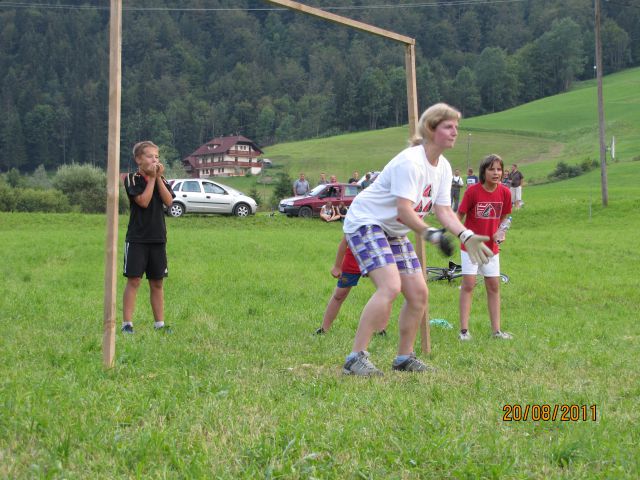 Fusbal ledik-užinene 2011 - foto