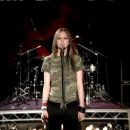 Avril v pesmi Losing Grip