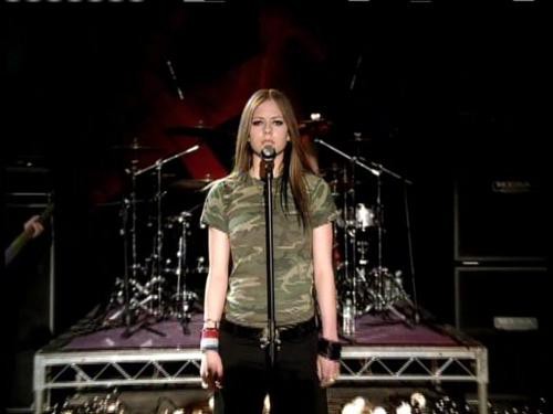 Avril v pesmi Losing Grip