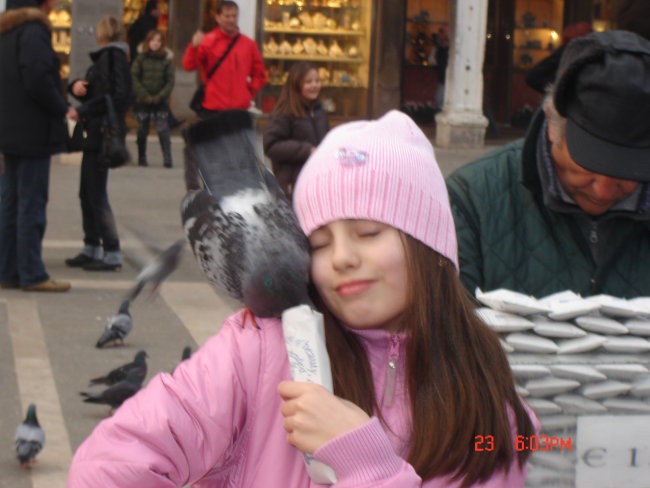 Jaz hranim golobe v Benetkah