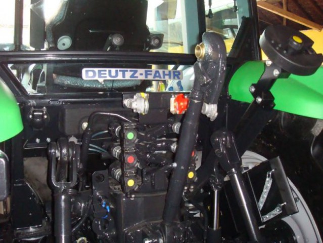Traktor Agrofarm - foto
