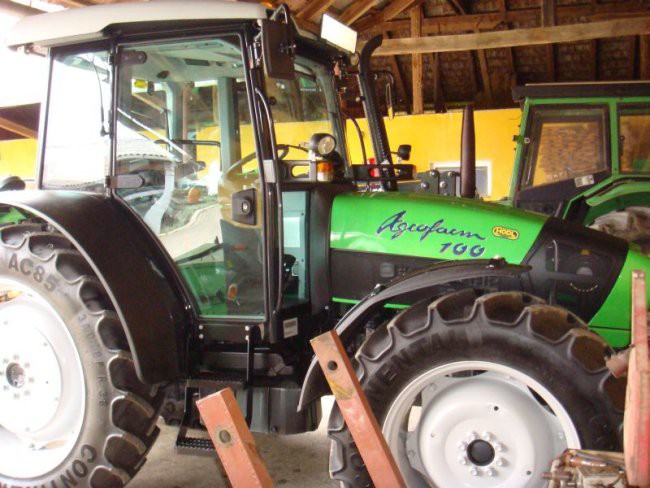 Traktor Agrofarm - foto povečava
