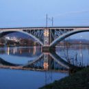 Tako so v Mariboru okrasili most za novo 2006.