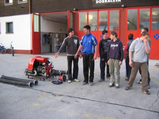 PRIPRAVE NA TEKMOVANJE 2008 - člani in članic - foto povečava