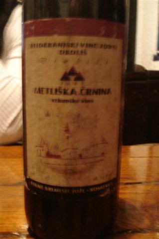 Stara etiketa Metliške črnine - samo vino je bilo pa vseeno dobro