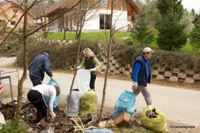 Očistimo Muljavo, april 2010 - foto