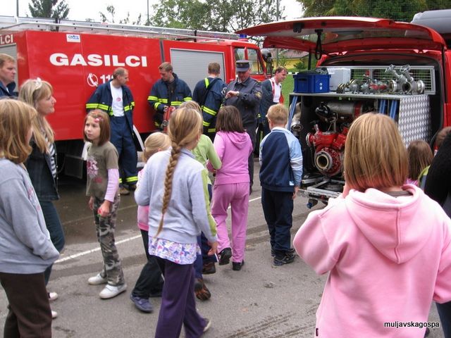 Evakuacija na PŠ Muljava, oktober 2010 - foto povečava