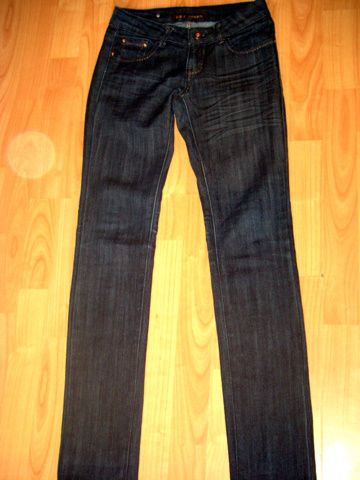 Rebraste jeans hlače št. S (manjši model, a niso ravno XS), 7 €