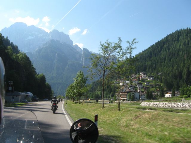 Tura v Dolomite - foto