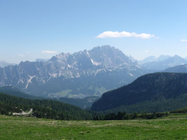 Tura v Dolomite - foto