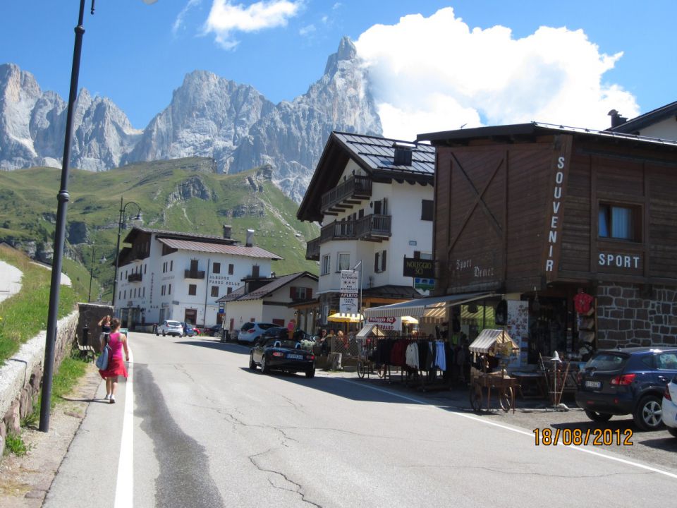 PANKRTI V DOLOMITIH - foto povečava