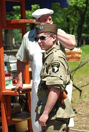 Srecanje vojaskih vozil - Pivka 21. in 22. ju - foto povečava