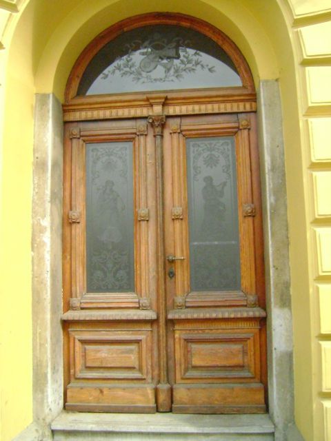 I like a good door!  - foto