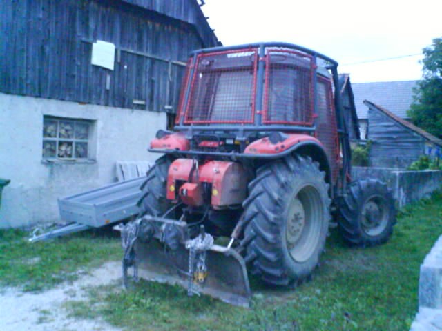 Traktor - foto