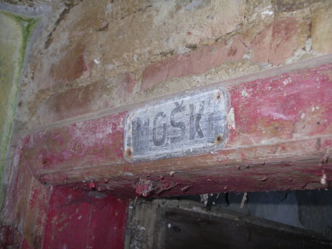 Moski WC (: