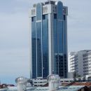Malezija, Georgetown na otoku Penang. Pogled iz hotelske sobe. Ćebulaste zadeve na strehi 