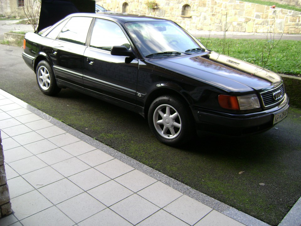 Audi 100 - foto povečava