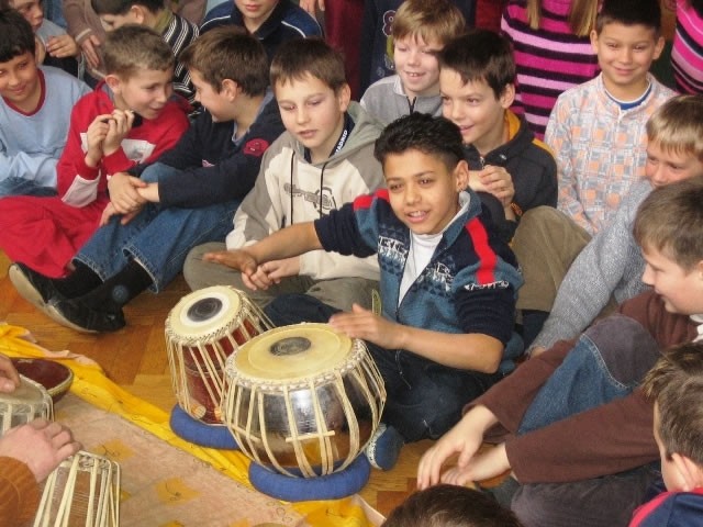 Kulturni praznik in indijska glasbila (2005/2 - foto