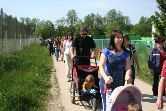 Dan gibanja in druzenja treh generacij (maj 0 - foto