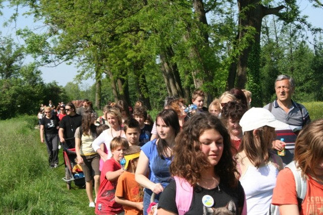 Dan gibanja in druzenja treh generacij (maj 0 - foto