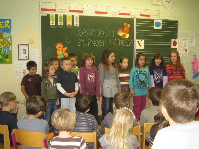 Sprejem prvošolcev (oktober 09) - foto