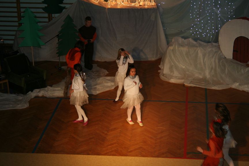 Obdarovanje predšolskih otrok (dec 2009) - foto povečava