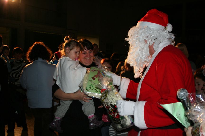 Obdarovanje predšolskih otrok (dec 2009) - foto povečava