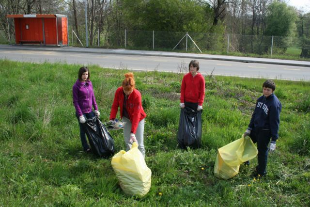 Čistilna akcija - 17. 4. 2010 - foto