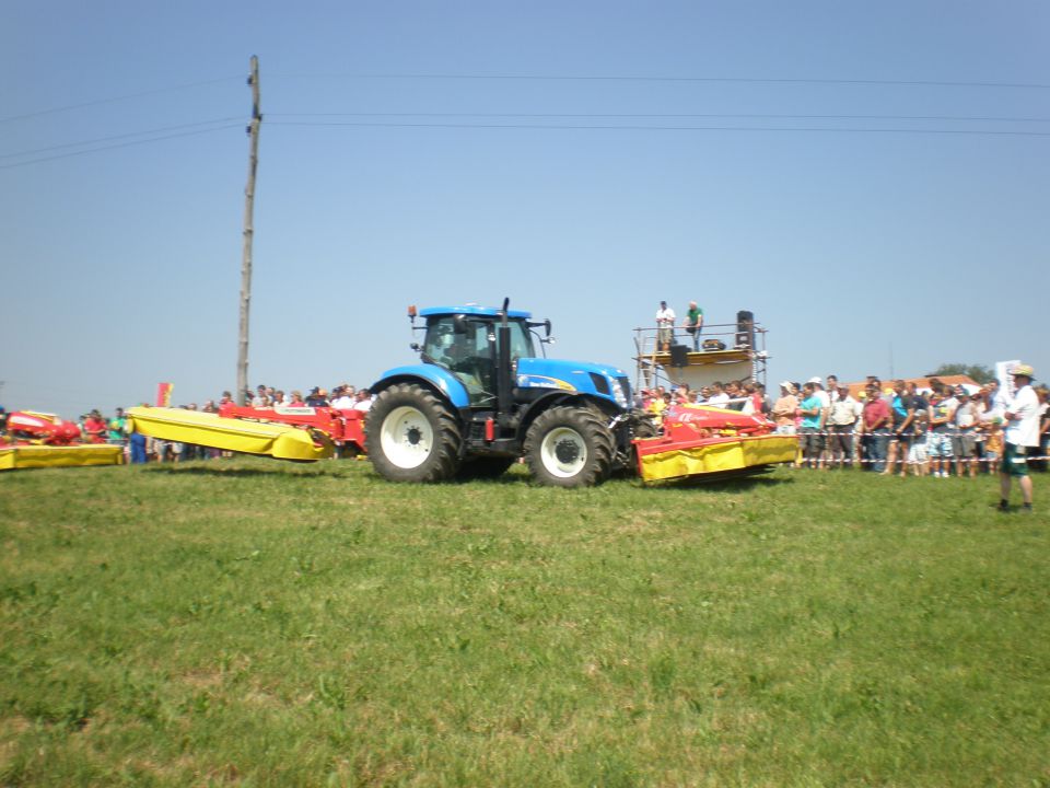Demo Traktor forum - foto povečava