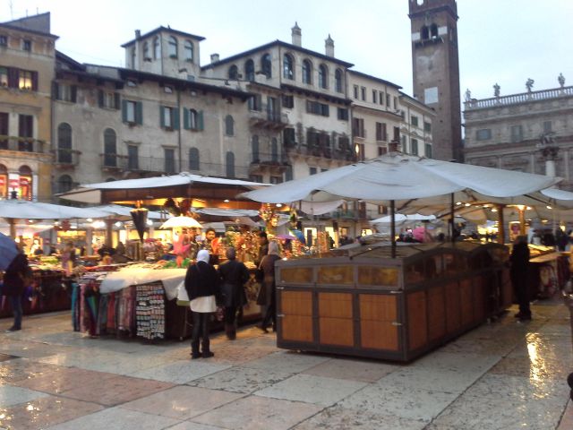Sejem in mesto Verona - foto